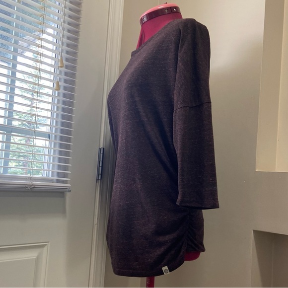 Obey women burgundy tone on tone long sleeve pullover sweater. Size M. Used. - Picture 2 of 9